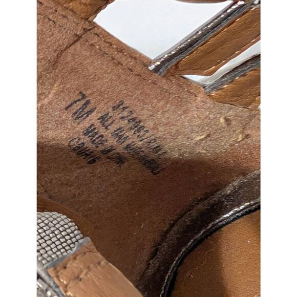 Euro Soft by Soft Women's Silver Metallic Open Toe Wedge Heels Sandals Size 7M - Picture 9 of 9